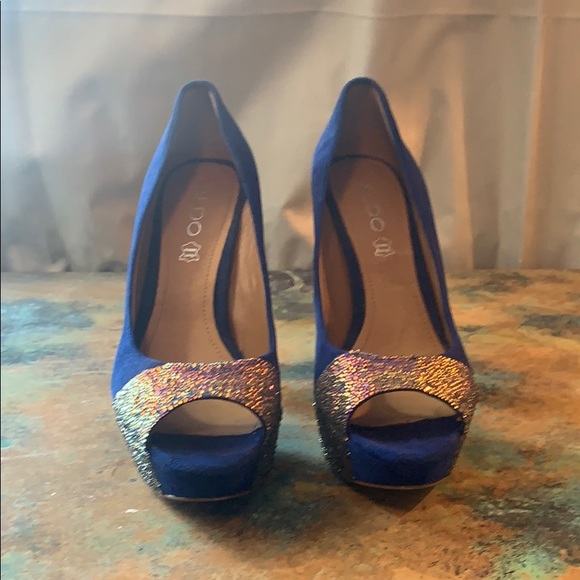 Strassed Heels - Picture 2 of 11